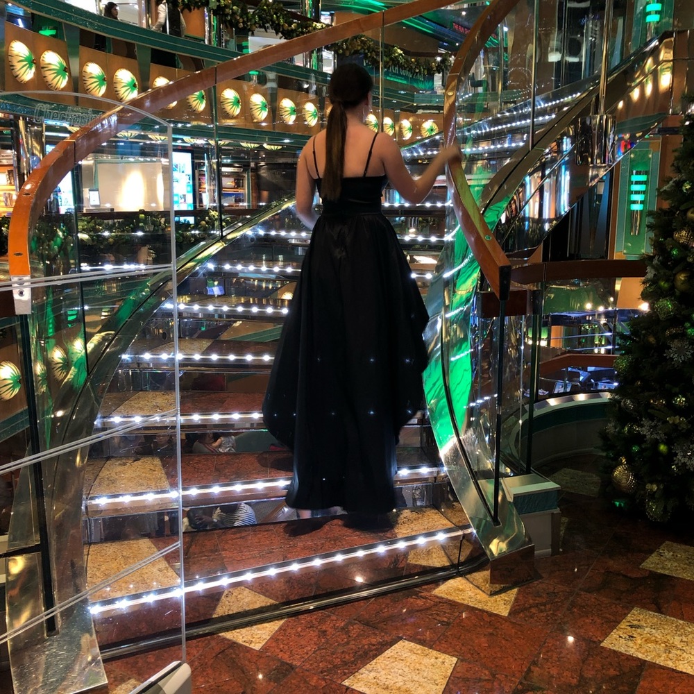 BLACK DRESS
